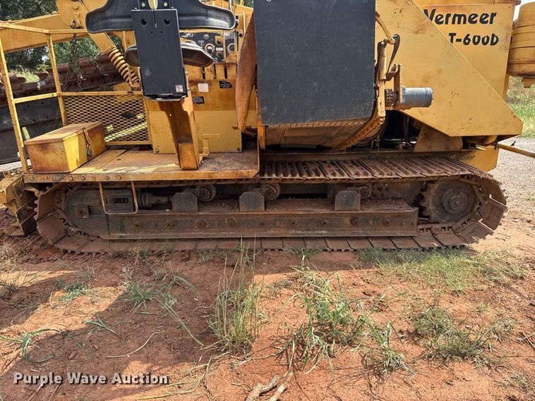 image for item FC4420 Vermeer T-600D trencher