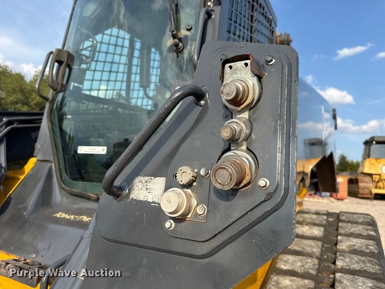 image for item FC4440 2017 John Deere 333G tracked skid steer loader