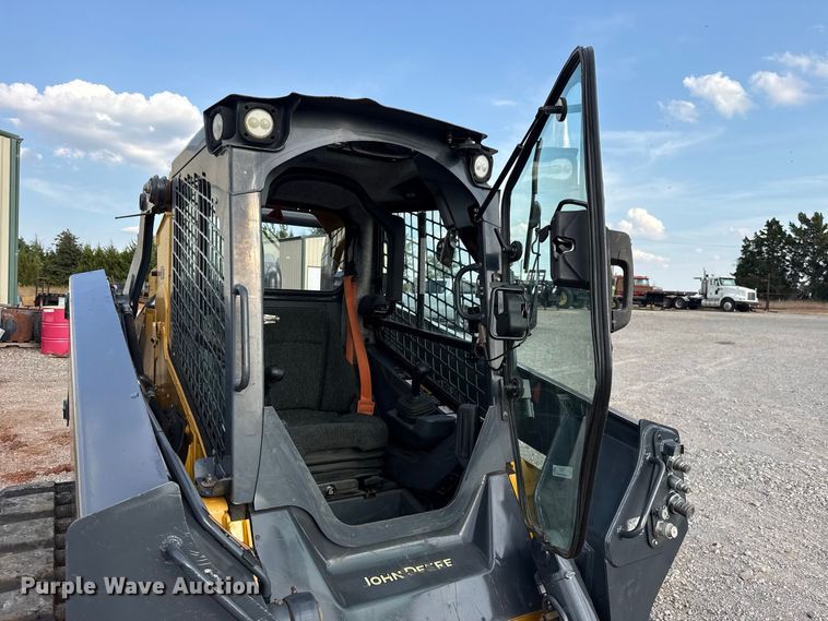 image for item FC4440 2017 John Deere 333G tracked skid steer loader