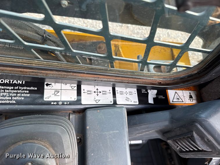 image for item FC4440 2017 John Deere 333G tracked skid steer loader