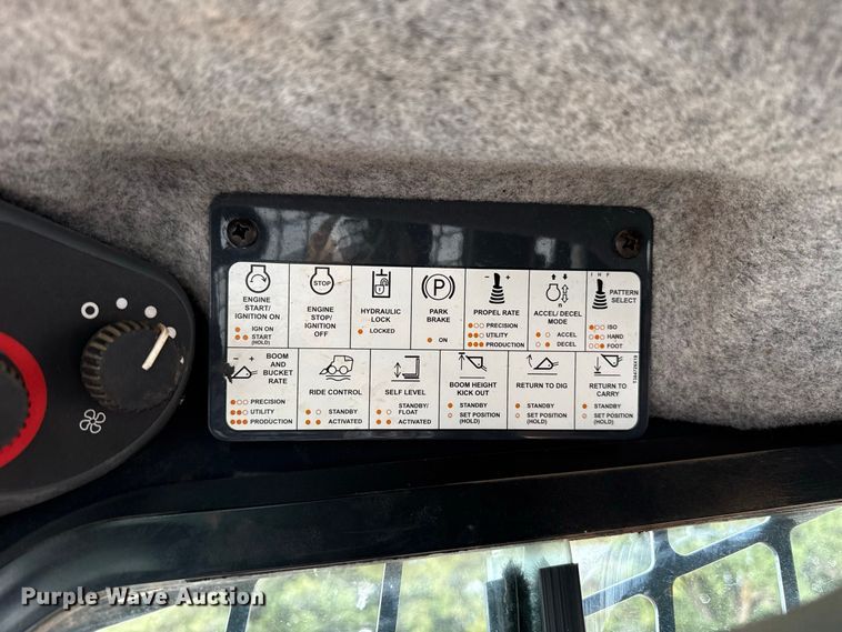 image for item FC4440 2017 John Deere 333G tracked skid steer loader