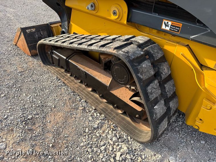 image for item FC4440 2017 John Deere 333G tracked skid steer loader