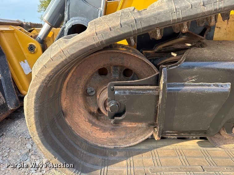 image for item FC4440 2017 John Deere 333G tracked skid steer loader