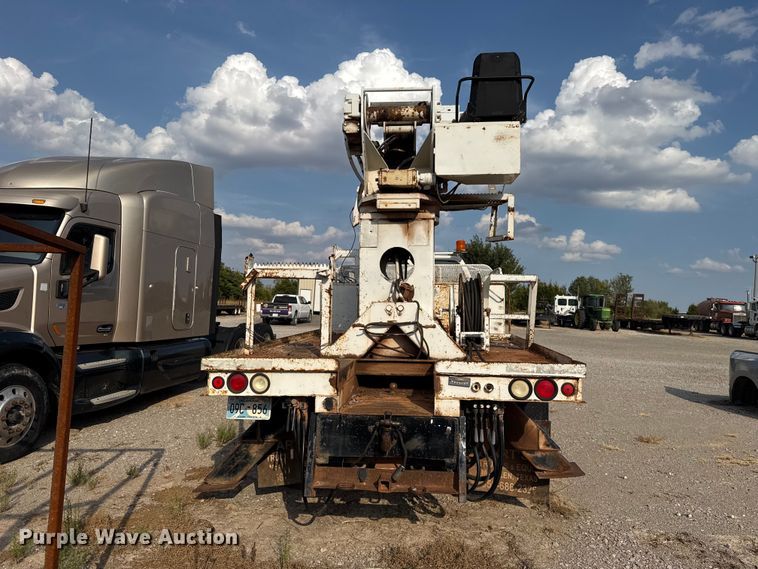 image for item FC4444 2001 Ford F750 Super Duty digger derrick truck