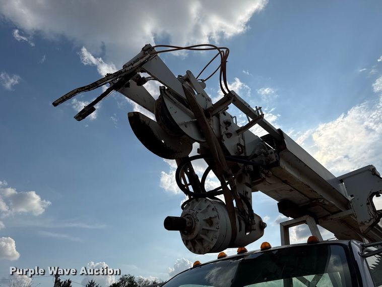 image for item FC4444 2001 Ford F750 Super Duty digger derrick truck