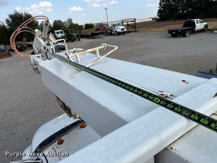 image for item FC4444 2001 Ford F750 Super Duty digger derrick truck