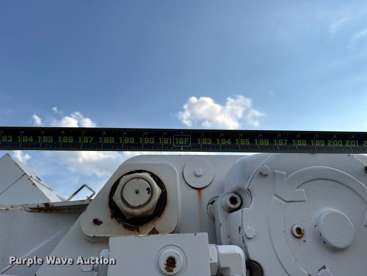 image for item FC4444 2001 Ford F750 Super Duty digger derrick truck