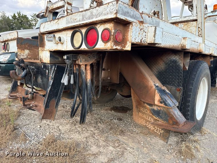 image for item FC4444 2001 Ford F750 Super Duty digger derrick truck