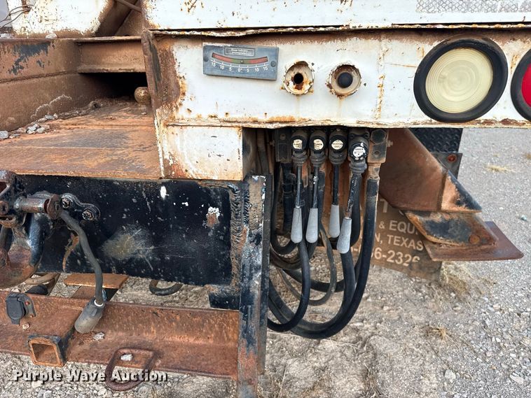 image for item FC4444 2001 Ford F750 Super Duty digger derrick truck