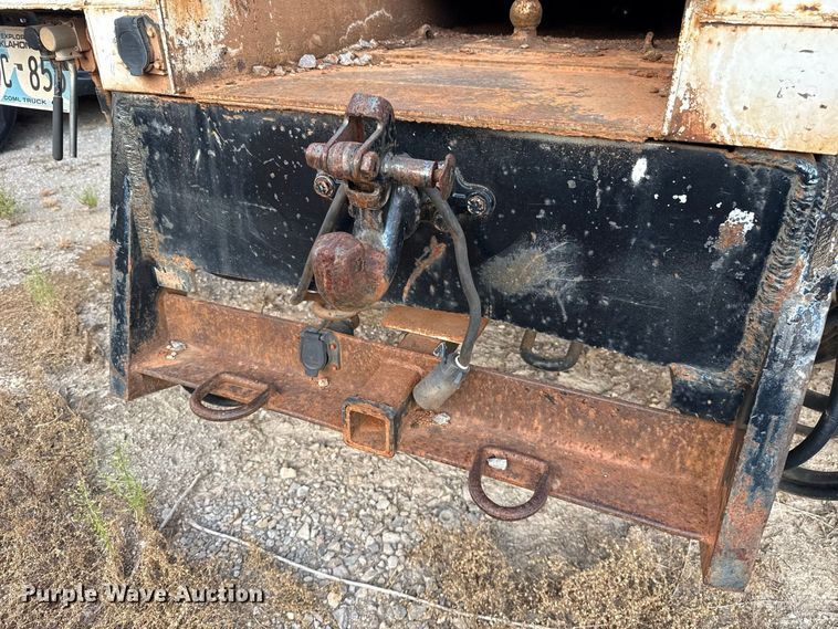 image for item FC4444 2001 Ford F750 Super Duty digger derrick truck