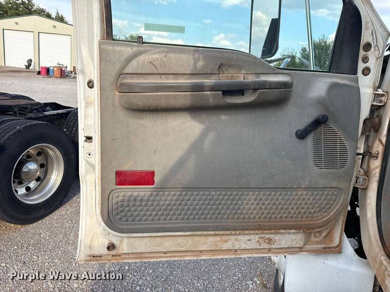 image for item FC4444 2001 Ford F750 Super Duty digger derrick truck