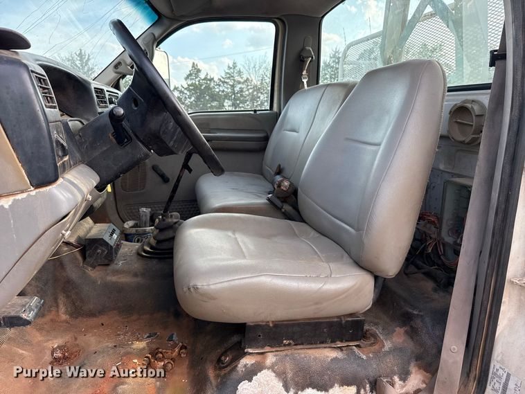 image for item FC4444 2001 Ford F750 Super Duty digger derrick truck