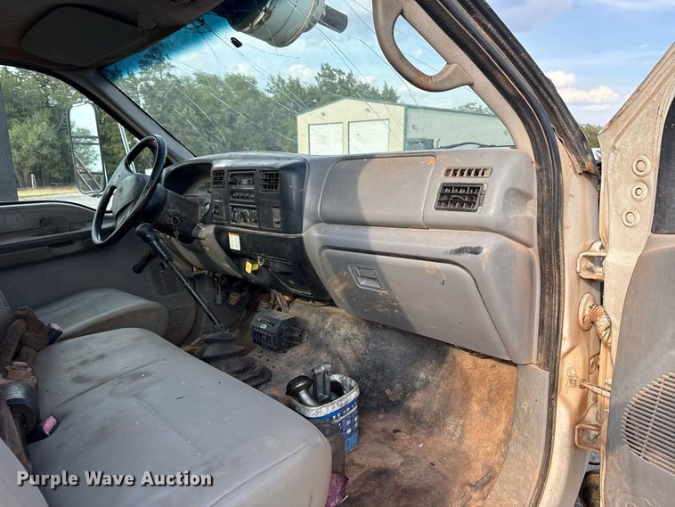 image for item FC4444 2001 Ford F750 Super Duty digger derrick truck