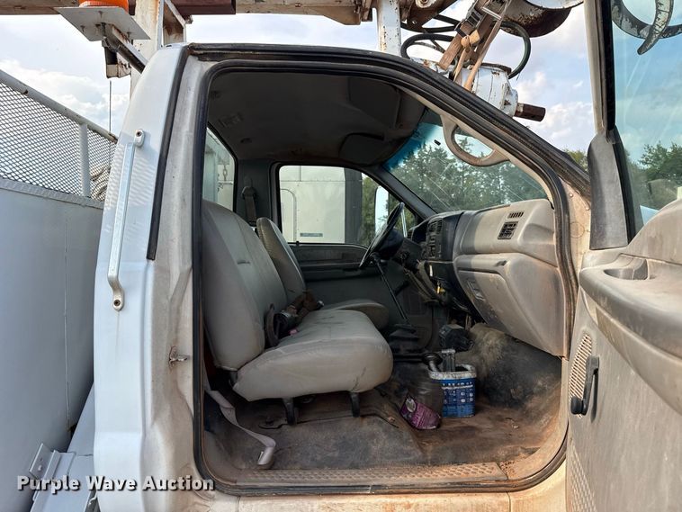 image for item FC4444 2001 Ford F750 Super Duty digger derrick truck