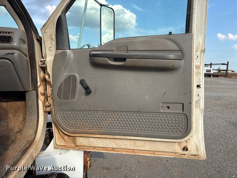image for item FC4444 2001 Ford F750 Super Duty digger derrick truck