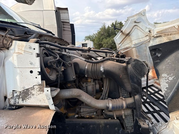 image for item FC4444 2001 Ford F750 Super Duty digger derrick truck