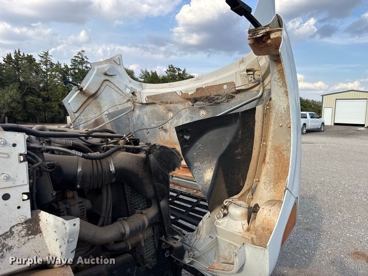 image for item FC4444 2001 Ford F750 Super Duty digger derrick truck