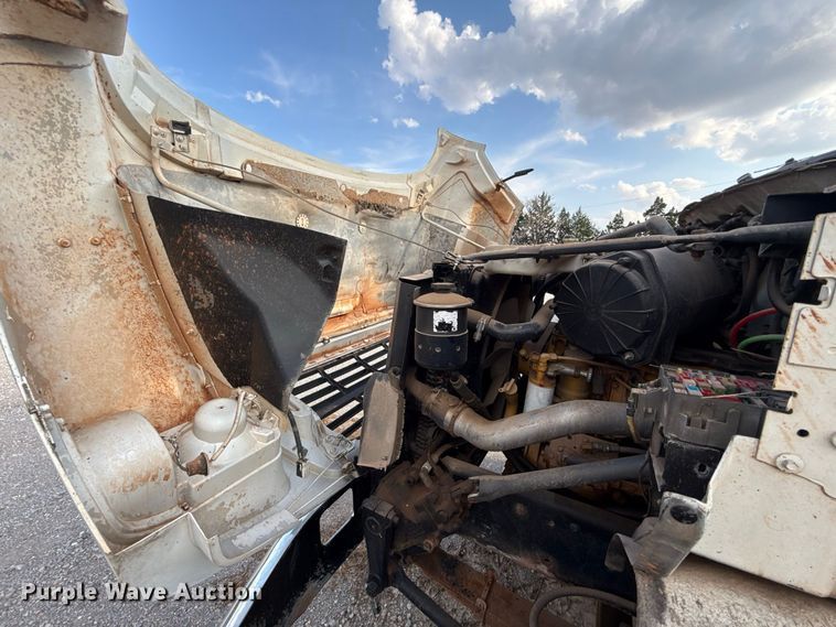 image for item FC4444 2001 Ford F750 Super Duty digger derrick truck