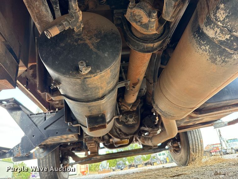 image for item FC4444 2001 Ford F750 Super Duty digger derrick truck