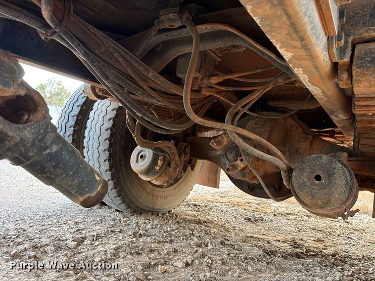 image for item FC4444 2001 Ford F750 Super Duty digger derrick truck