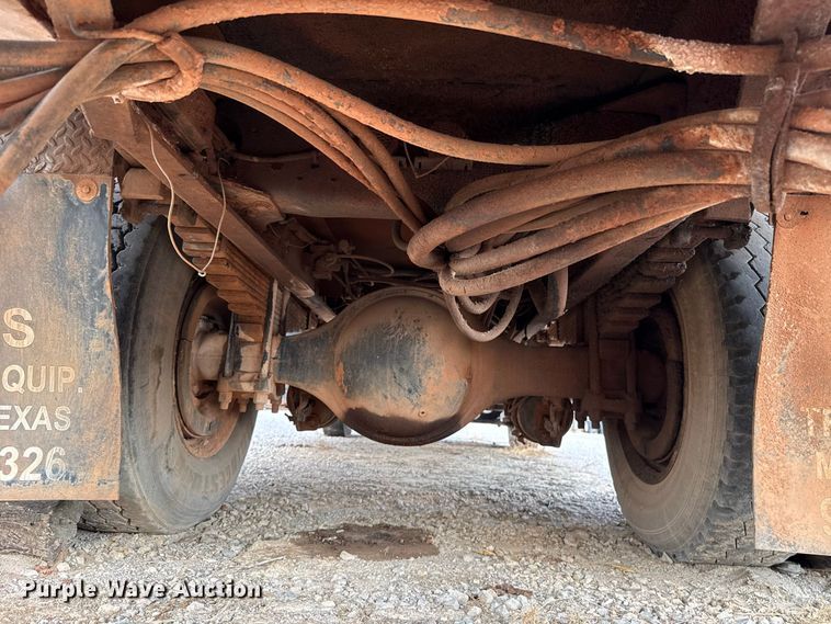 image for item FC4444 2001 Ford F750 Super Duty digger derrick truck