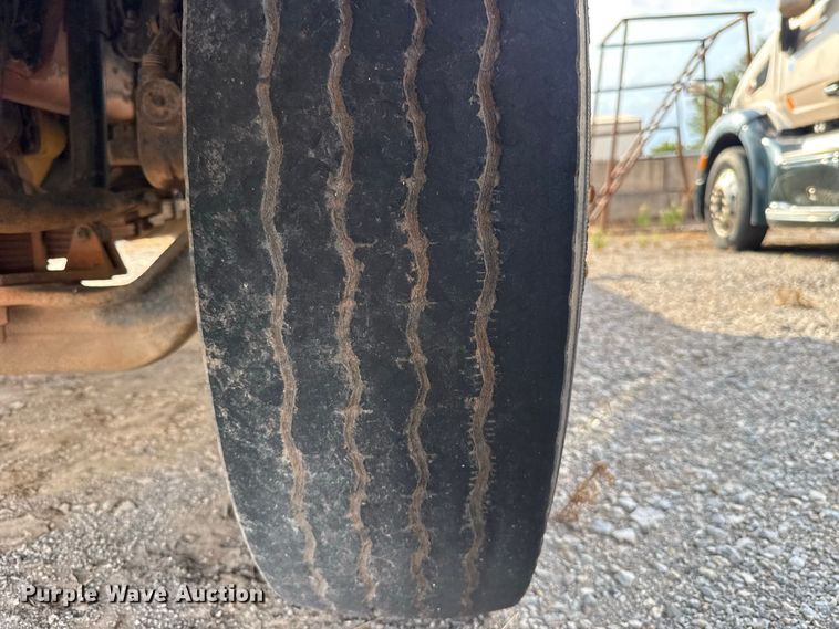 image for item FC4444 2001 Ford F750 Super Duty digger derrick truck