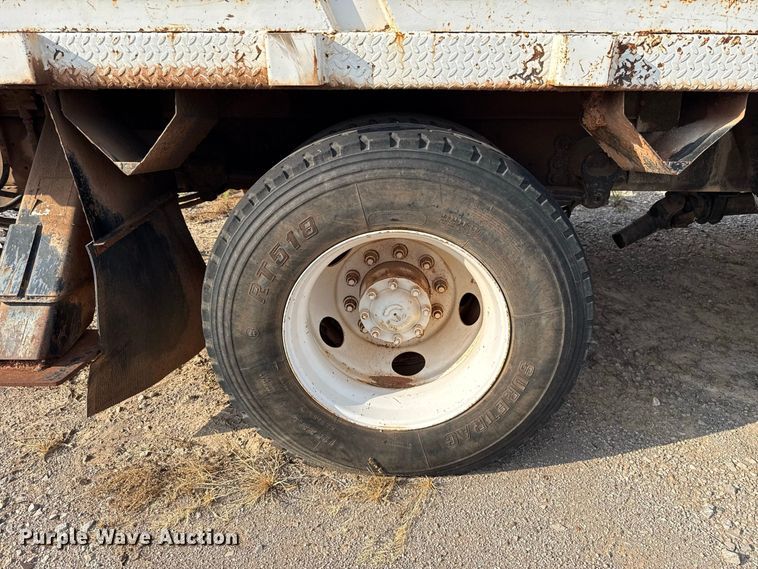 image for item FC4444 2001 Ford F750 Super Duty digger derrick truck