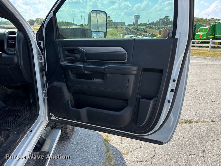 image for item FG0681 2022 RAM 5500 utility / service truck