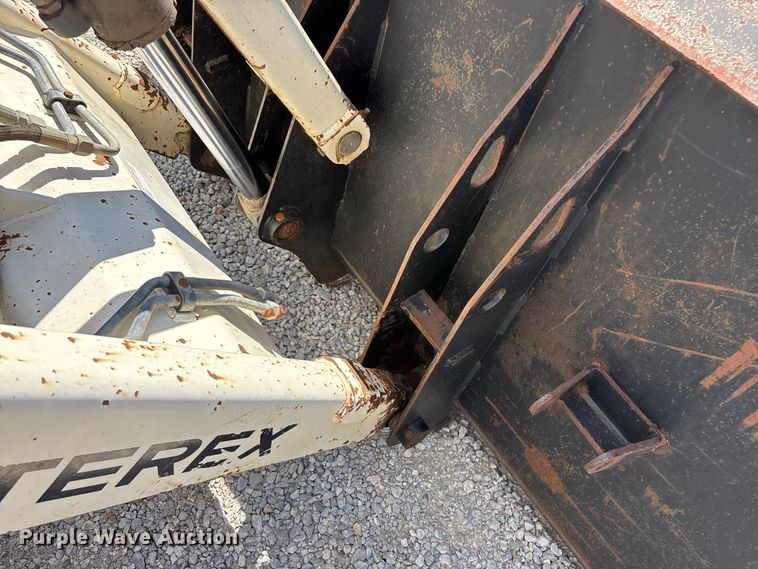 image for item FG0687 2011 Terex TLB840SM backhoe