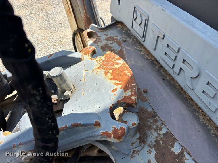 image for item FG0687 2011 Terex TLB840SM backhoe
