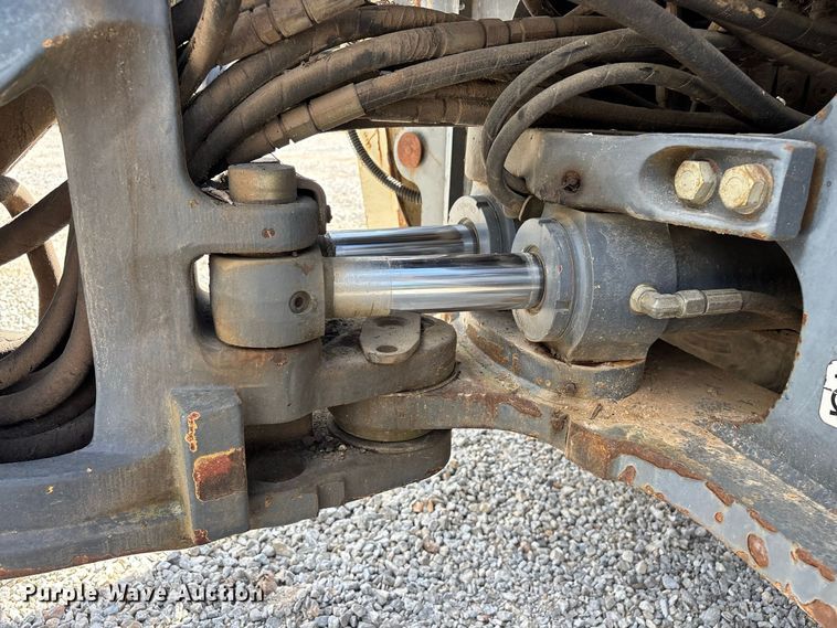 image for item FG0687 2011 Terex TLB840SM backhoe