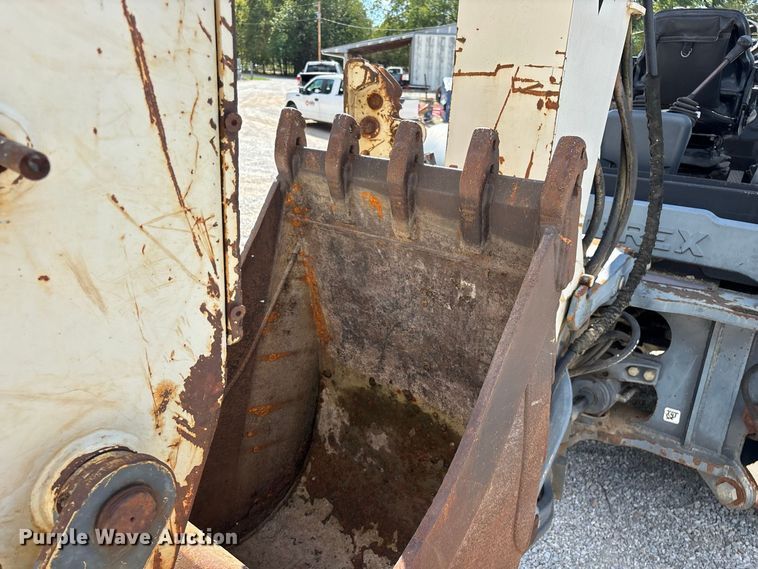 image for item FG0687 2011 Terex TLB840SM backhoe