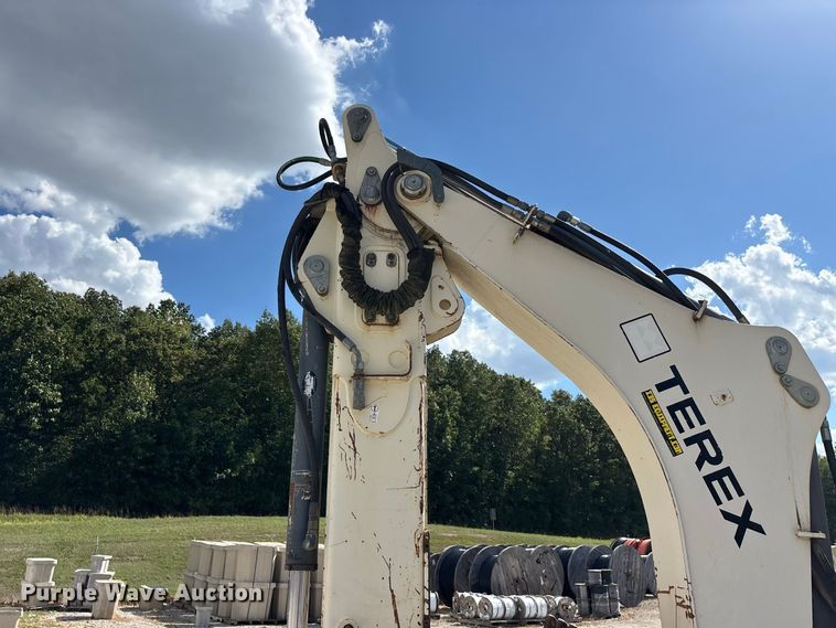 image for item FG0687 2011 Terex TLB840SM backhoe