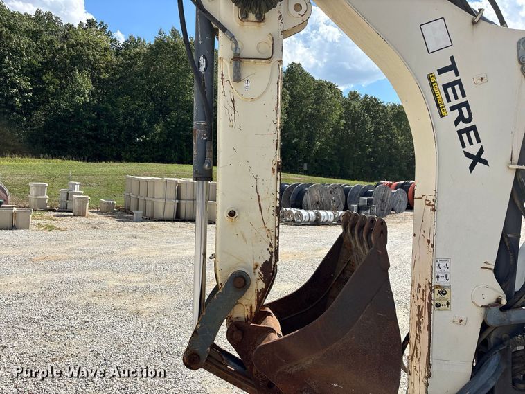 image for item FG0687 2011 Terex TLB840SM backhoe