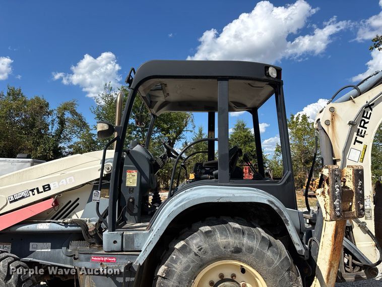 image for item FG0687 2011 Terex TLB840SM backhoe