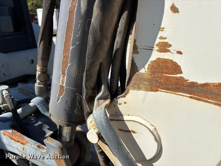 image for item FG0687 2011 Terex TLB840SM backhoe