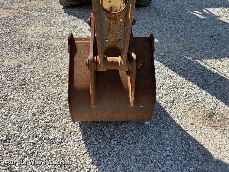 image for item FG0687 2011 Terex TLB840SM backhoe