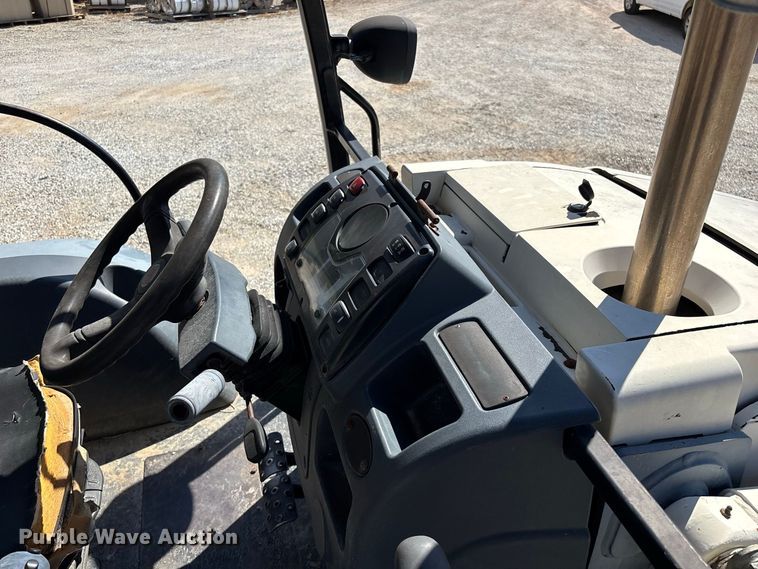 image for item FG0687 2011 Terex TLB840SM backhoe