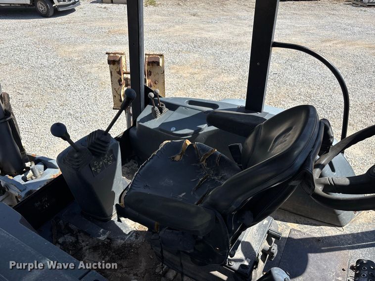 image for item FG0687 2011 Terex TLB840SM backhoe