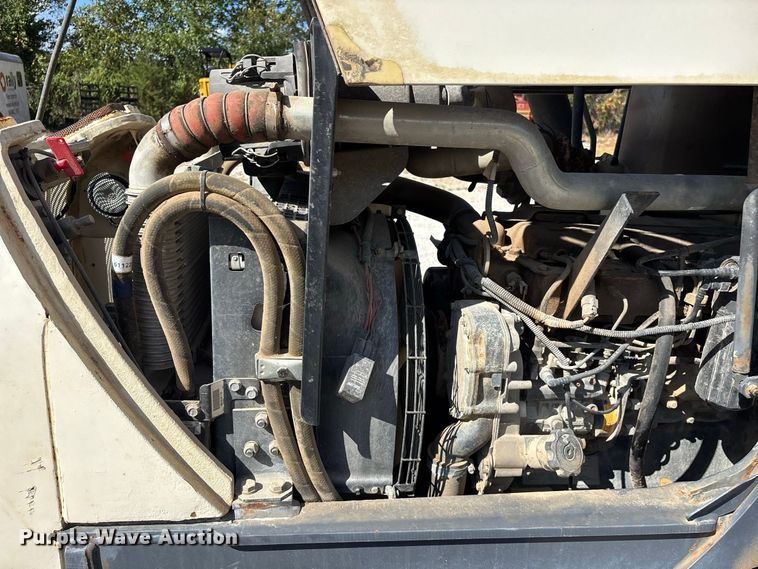 image for item FG0687 2011 Terex TLB840SM backhoe