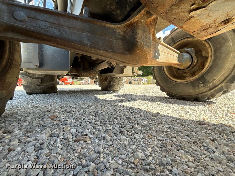 image for item FG0687 2011 Terex TLB840SM backhoe