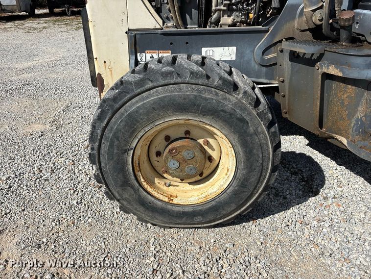 image for item FG0687 2011 Terex TLB840SM backhoe