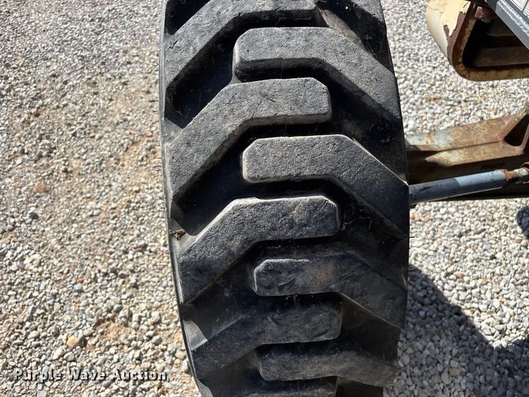 image for item FG0687 2011 Terex TLB840SM backhoe
