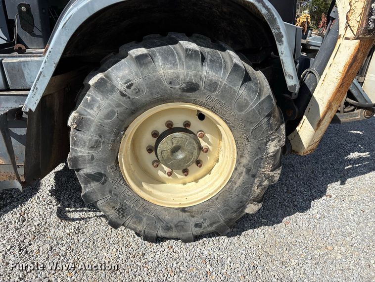 image for item FG0687 2011 Terex TLB840SM backhoe