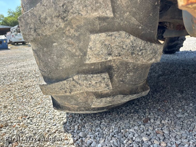 image for item FG0687 2011 Terex TLB840SM backhoe