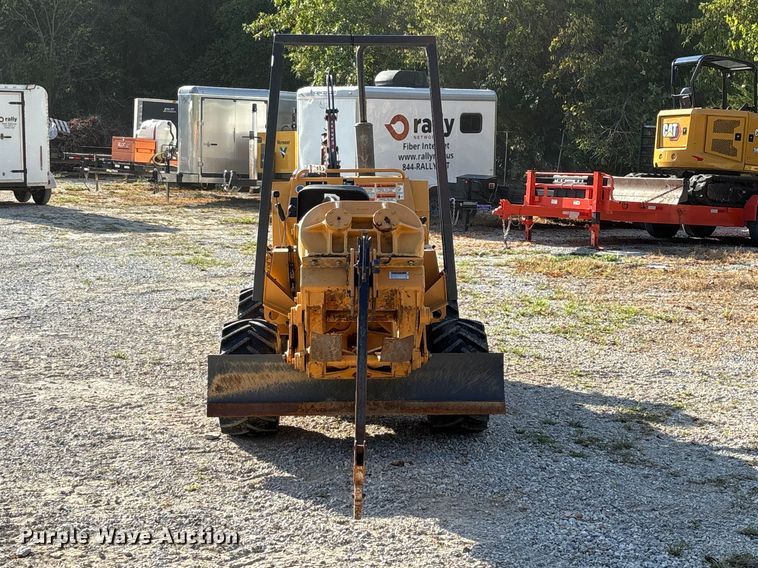 image for item FG0689 1997 Case 360 trencher
