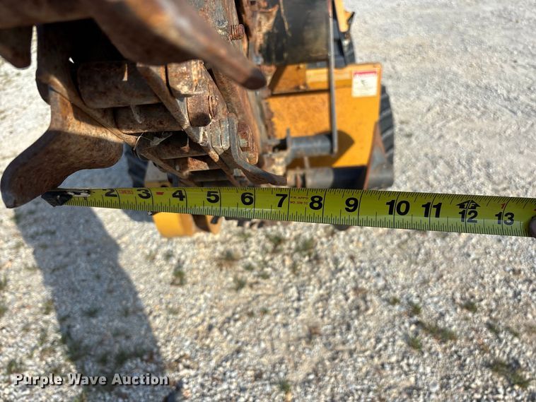 image for item FG0689 1997 Case 360 trencher