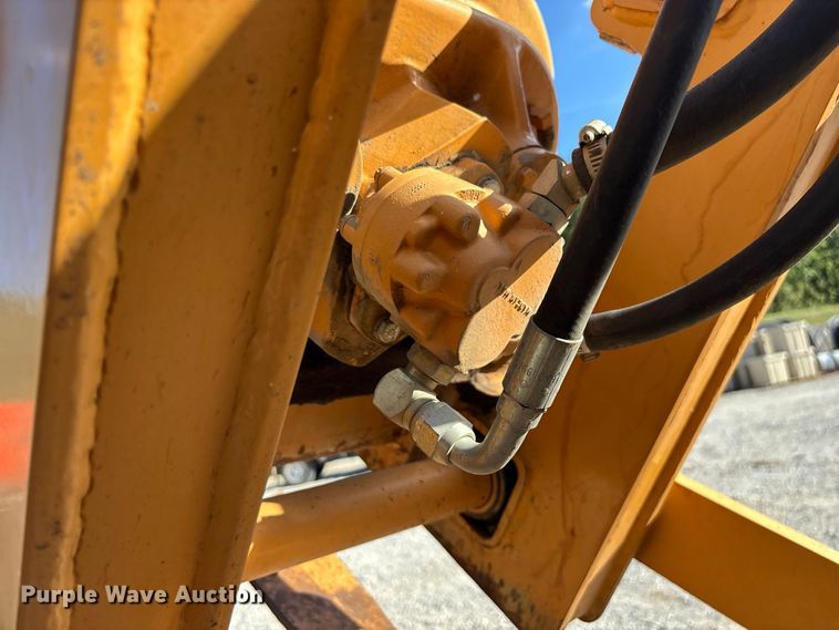 image for item FG0689 1997 Case 360 trencher