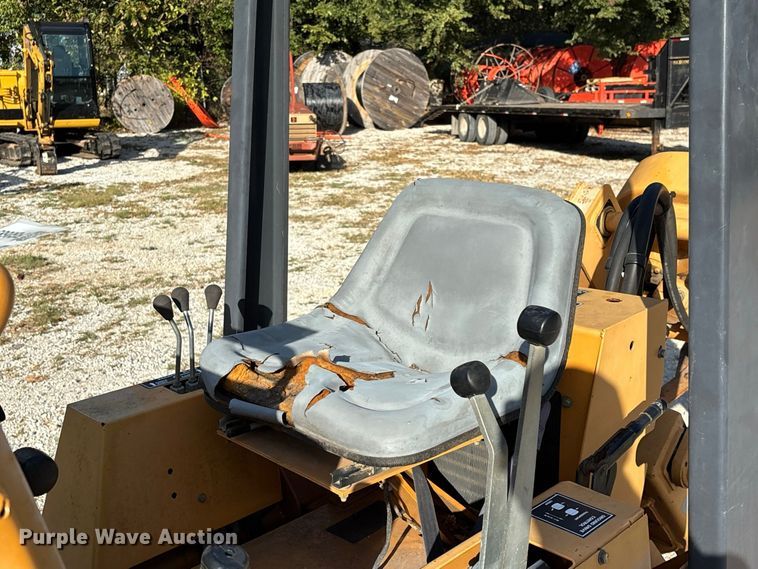 image for item FG0689 1997 Case 360 trencher