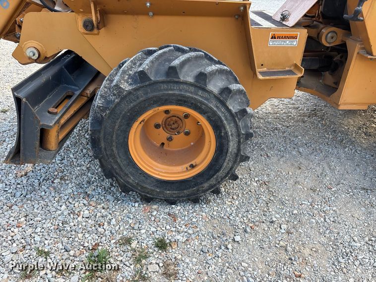 image for item FG0689 1997 Case 360 trencher